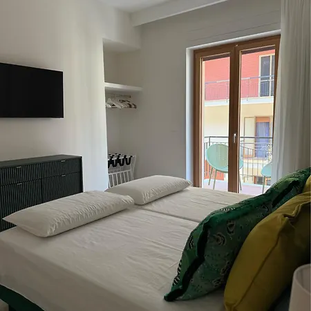 Apartment F&m House *