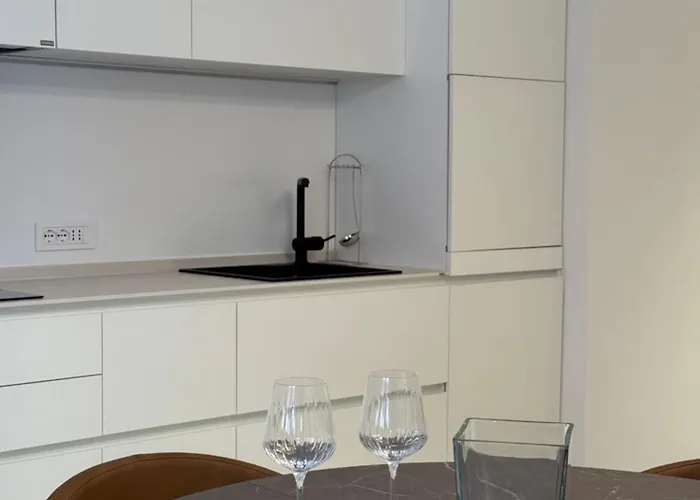 Apartment F&m House *