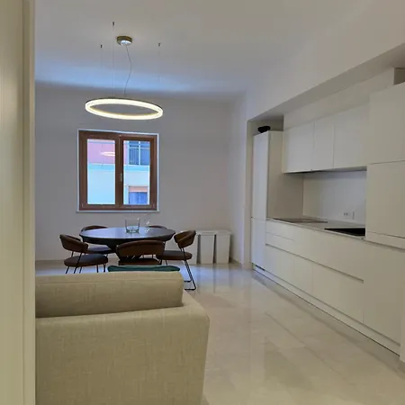 F&m House Сорренто